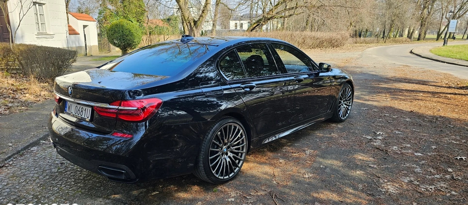 BMW Seria 7 cena 165000 przebieg: 260000, rok produkcji 2016 z Legionowo małe 497